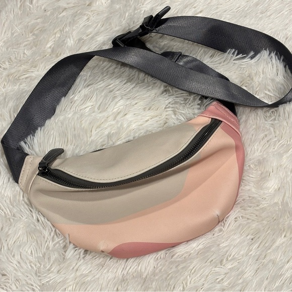 Rodan + Fields R+F Pink Cream Gray Fanny Pack Waist Bag Adjustable - Picture 1 of 10